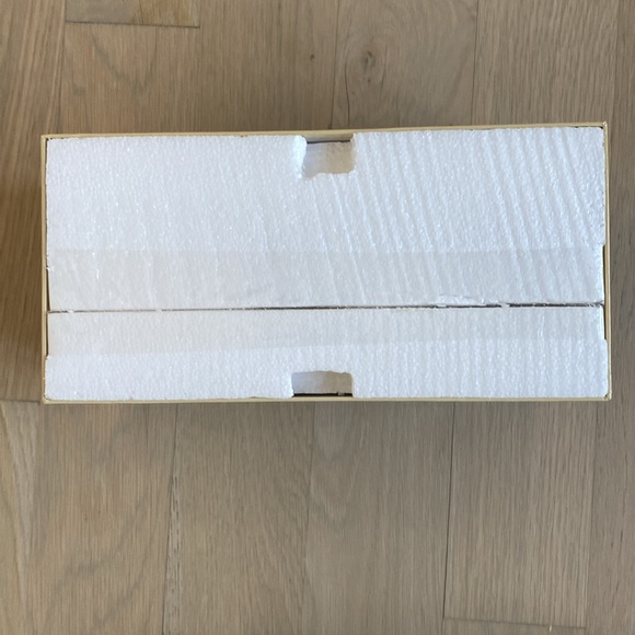 Williamsburg The Mulberry Sociable Carriage - Lang and Wise - Picture 5 of 12